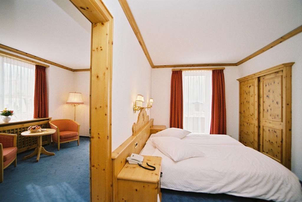 Hotel Schweizerhof Pontresina Zimmer foto